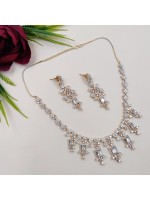 White Topaz Shimmering Necklace Set 